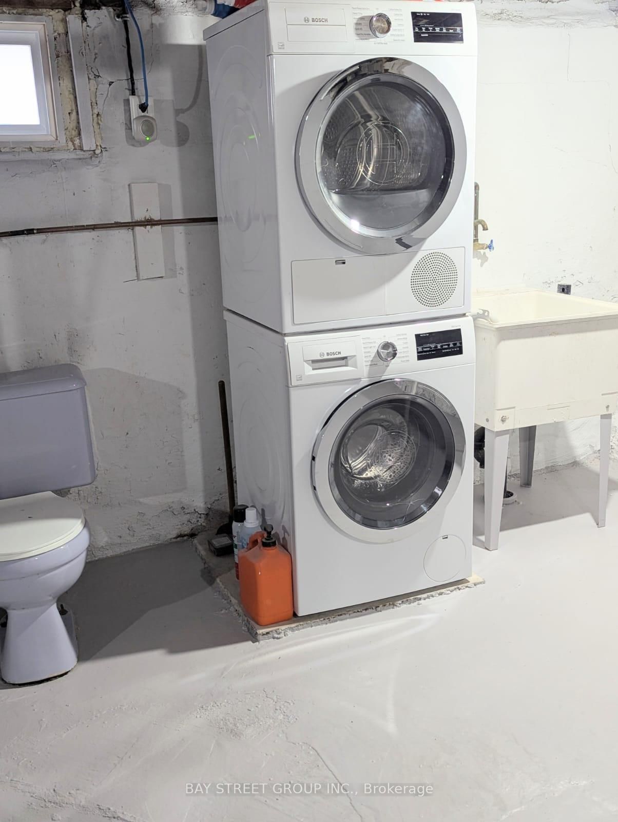 Detached House for sale at 34 Tasker Street, St. Catharines, Ontario, L2R 3Z8 - E. Chester - MLS: X12810358