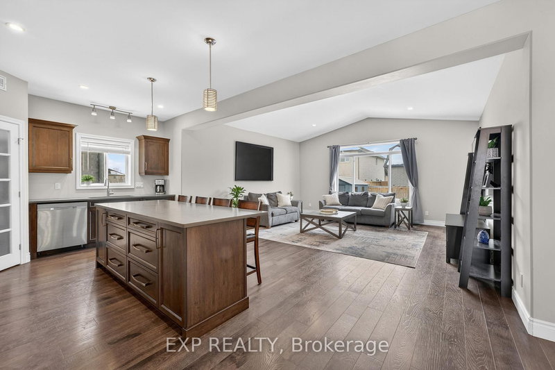 25 Virginia Cres, Belleville, K8N 0K5 | Image 3