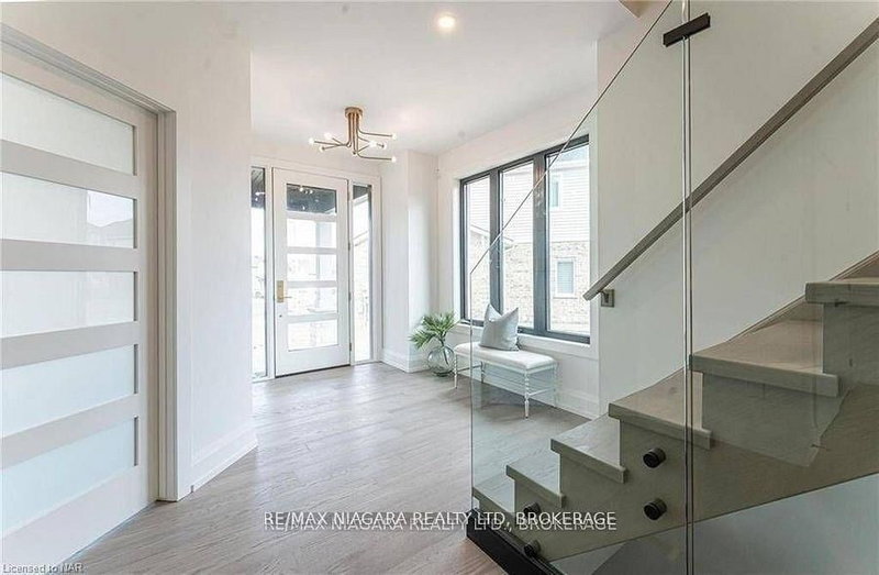 2782 Canadiana Crt, Fort Erie, L0S 1S0 | Image 3