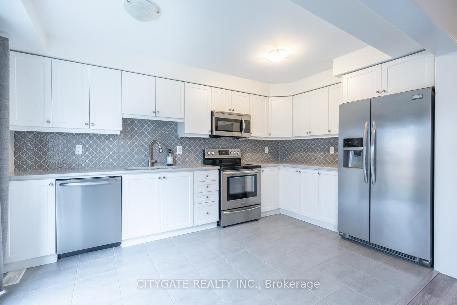 Townhouse for sale at 69 Mcmonies Drive, Hamilton, Ontario, L8B 0A5 - Waterdown - MLS: X12810870