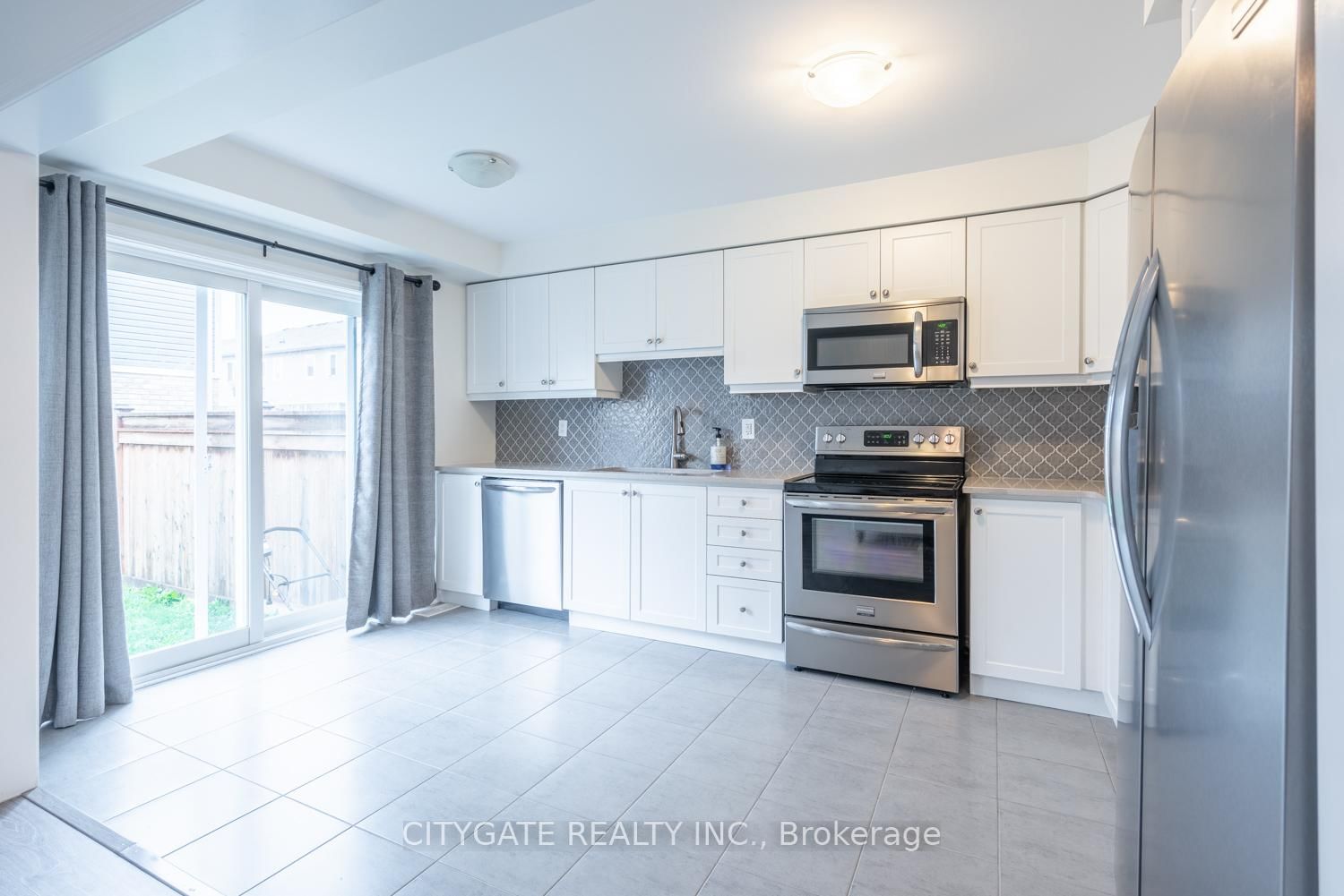 Townhouse for sale at 69 Mcmonies Drive, Hamilton, Ontario, L8B 0A5 - Waterdown - MLS: X12810870