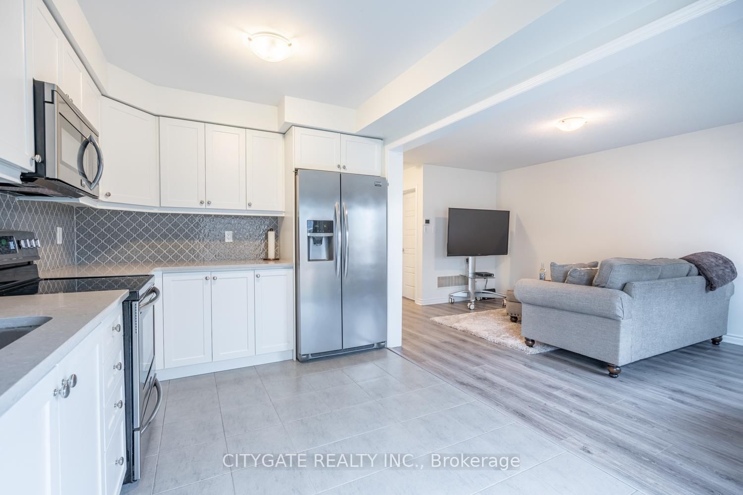 Townhouse for sale at 69 Mcmonies Drive, Hamilton, Ontario, L8B 0A5 - Waterdown - MLS: X12810870