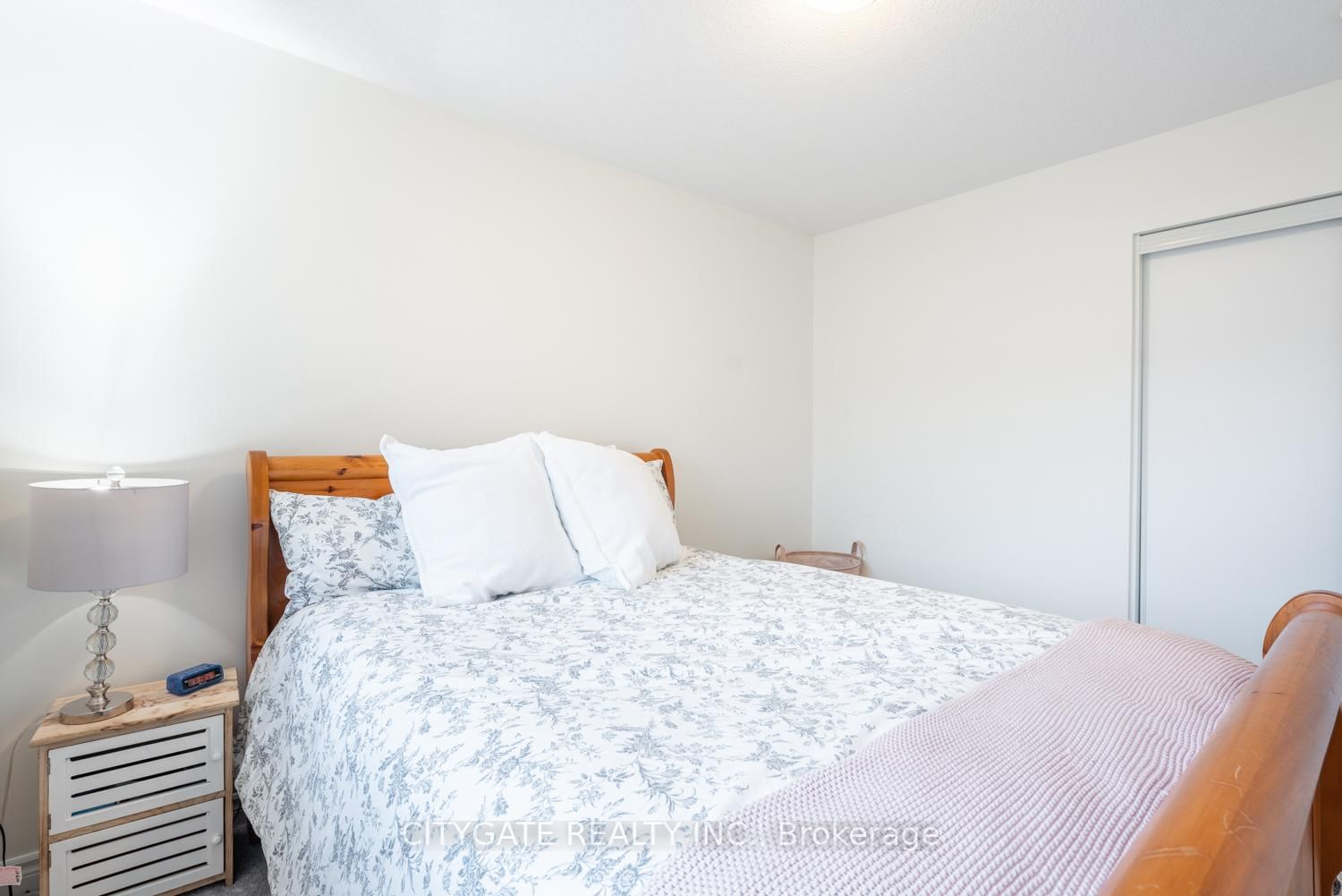 Townhouse for sale at 69 Mcmonies Drive, Hamilton, Ontario, L8B 0A5 - Waterdown - MLS: X12810870