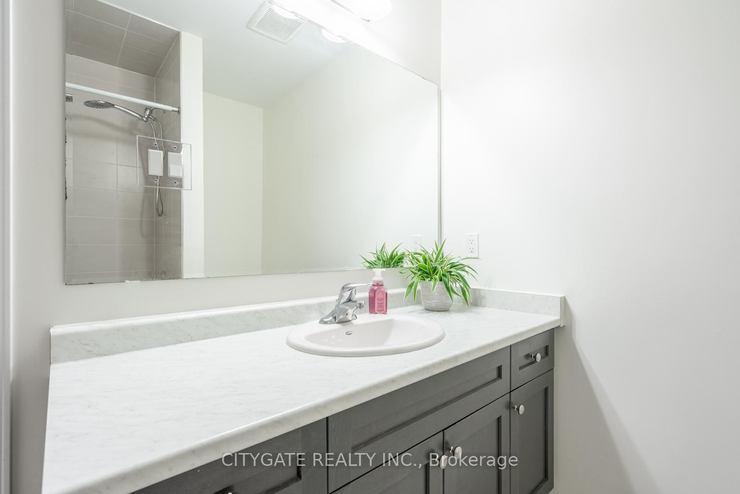 Townhouse for sale at 69 Mcmonies Drive, Hamilton, Ontario, L8B 0A5 - Waterdown - MLS: X12810870