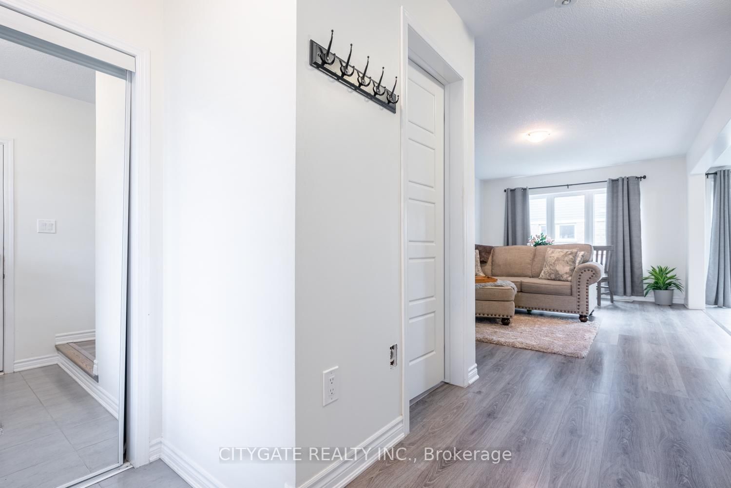 Townhouse for sale at 69 Mcmonies Drive, Hamilton, Ontario, L8B 0A5 - Waterdown - MLS: X12810870