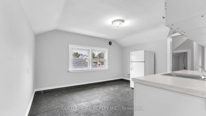 UPPER - 908 Trafalgar St, London East, N5Z 1G2 | Image 3