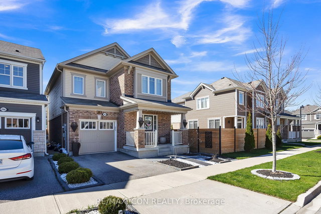 262 Grovehill Crescent