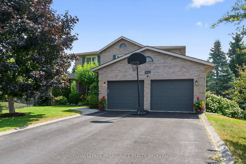 1098 Caitlin Cres, Kingston, K7P 2S4 | Image 2