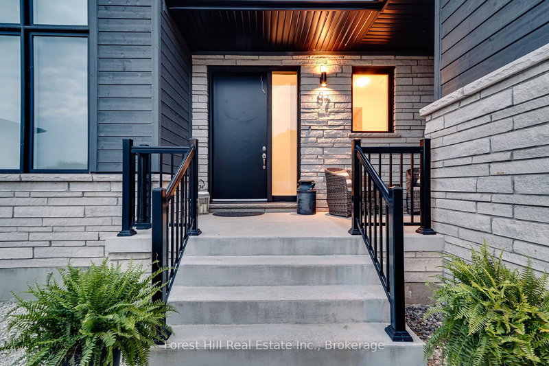 87 Goldie Crt, Blue Mountains, N0H 1J0 | Image 2