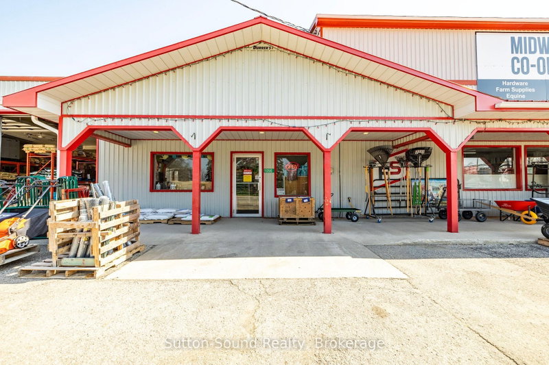 1056 9 Highway photo 4