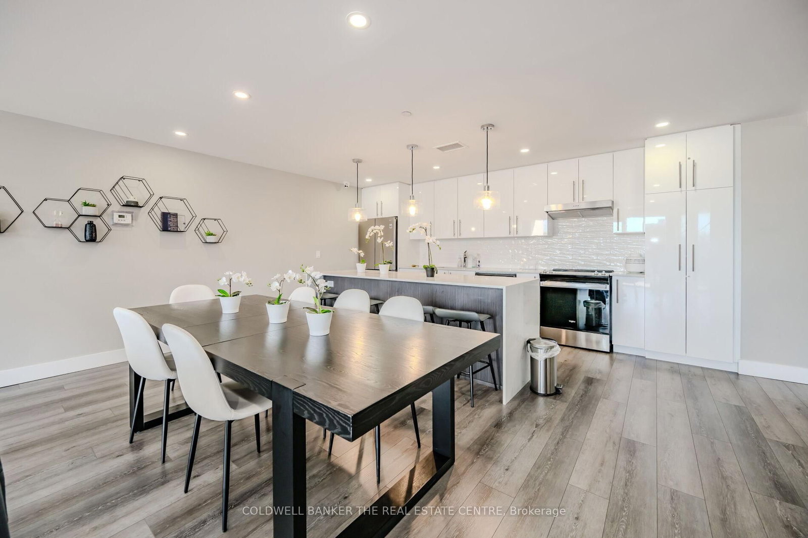 Condo for sale at 610-15 Queen Street, Hamilton, Ontario, L8P 3R6 - Central - MLS: X12811792