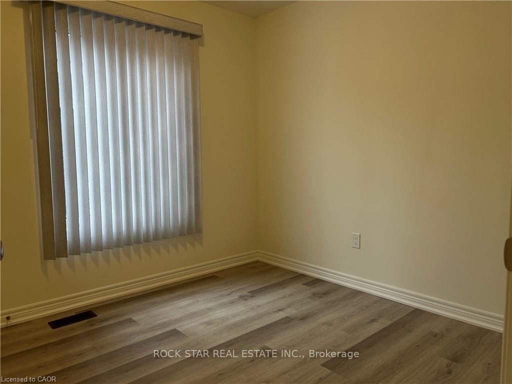 Townhouse for sale at 73 Dryden Lane, Hamilton, Ontario, L8H 0B6 - McQuesten - MLS: X12812208