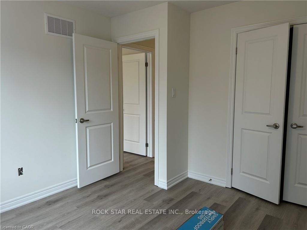 Townhouse for sale at 73 Dryden Lane, Hamilton, Ontario, L8H 0B6 - McQuesten - MLS: X12812208