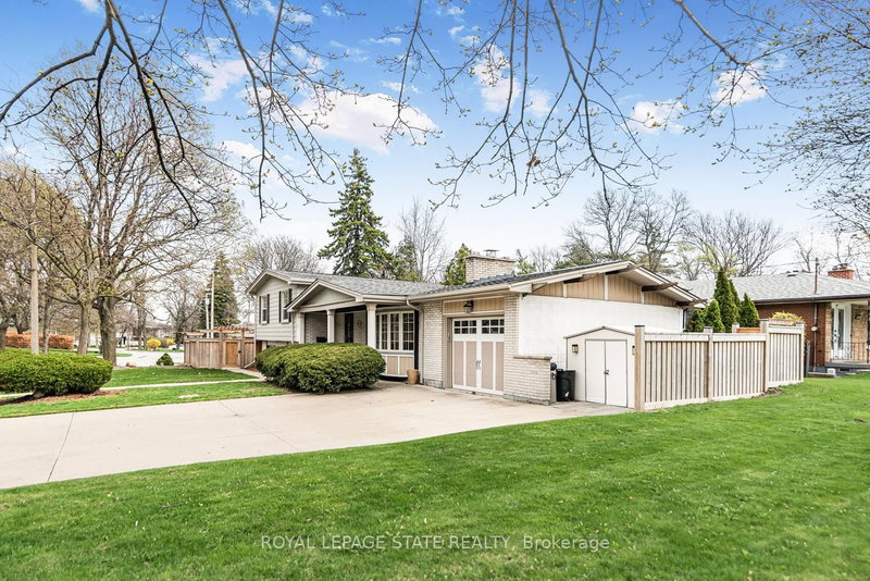 92 Auchmar Rd, Hamilton, L9C 1C5 | Image 3