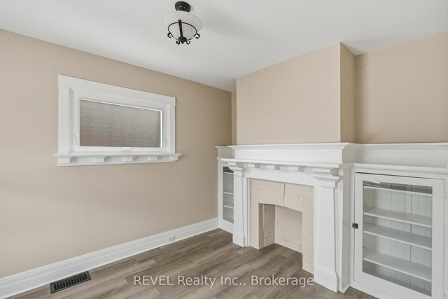 184 Queenston Street