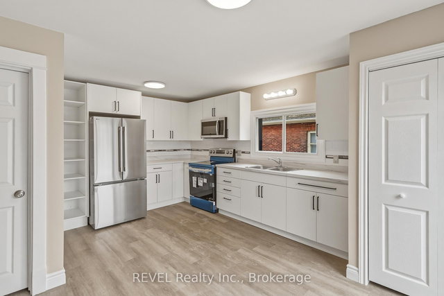 184 Queenston Street