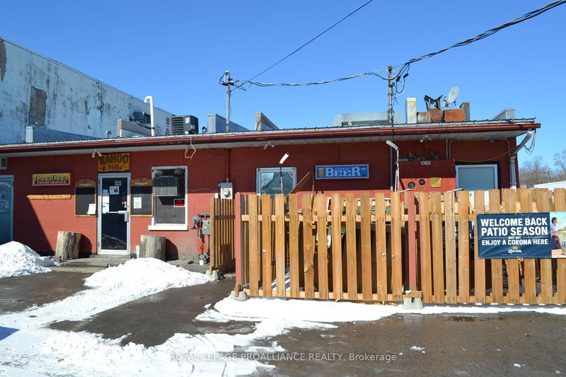 39 Dundas St E, Quinte West, K8V 1K6 | Image 2