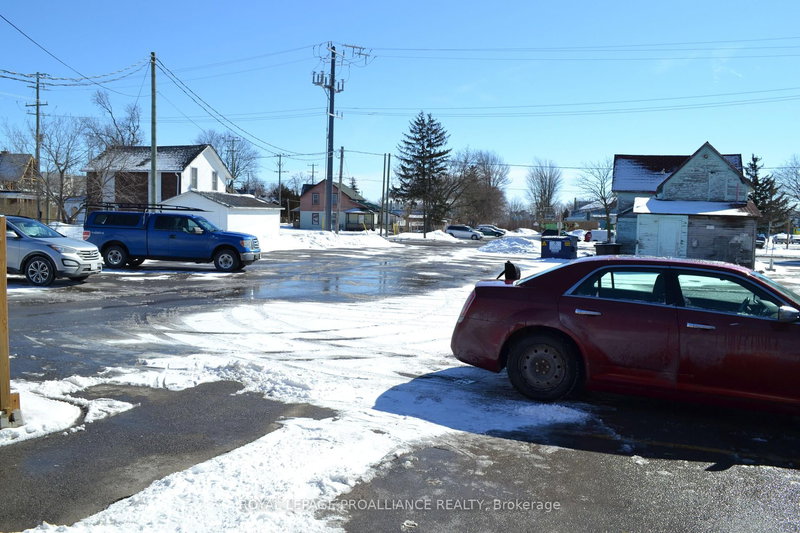 39 Dundas St E, Quinte West, K8V 1K6 | Image 3