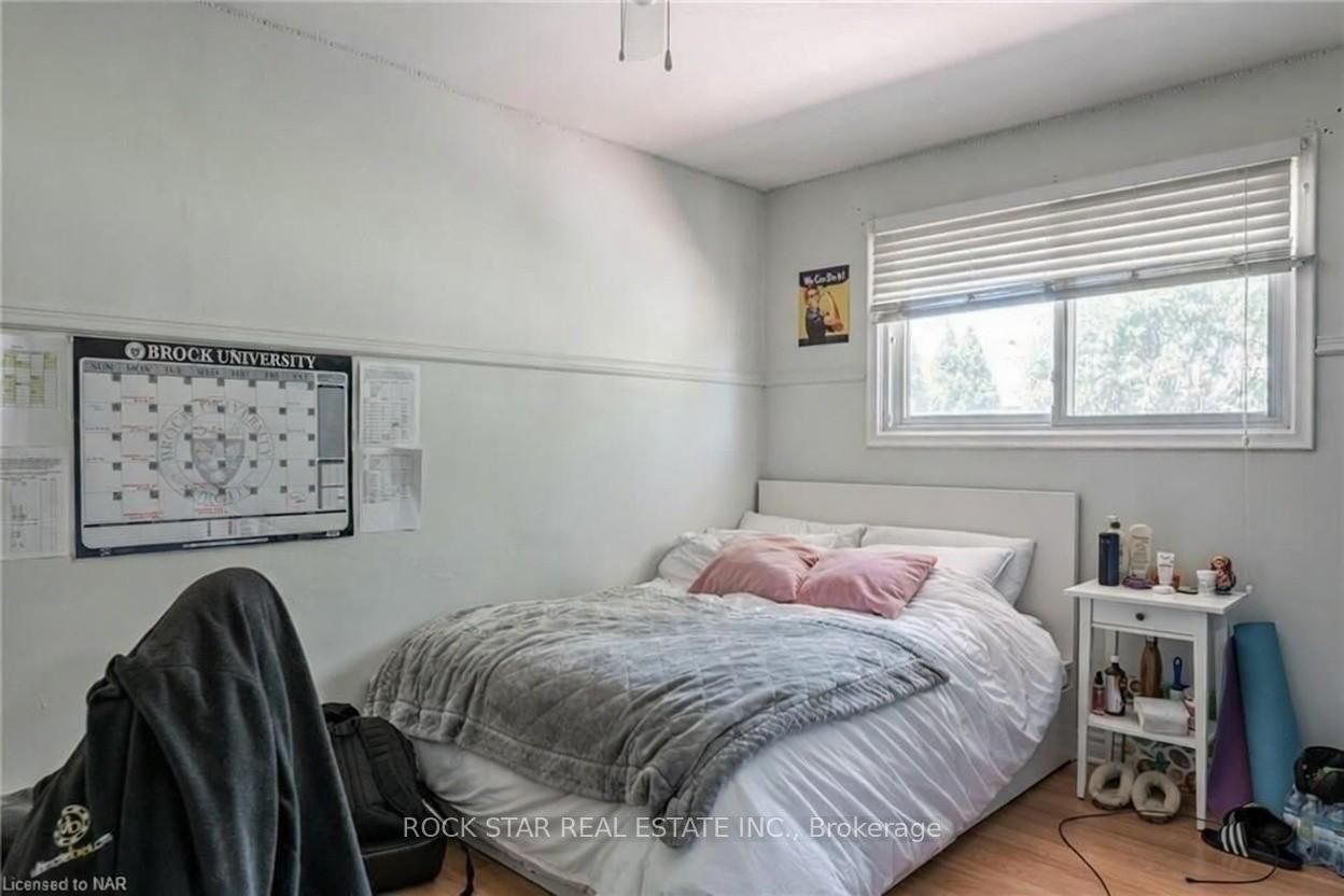 Detached House for sale at 25 Warkdale Drive, St. Catharines, Ontario, L2T 2V8 - Burleigh Hill - MLS: X12813178