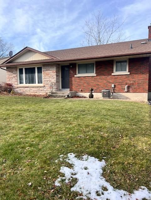 Detached House for sale at 25 Warkdale Drive, St. Catharines, Ontario, L2T 2V8 - Burleigh Hill - MLS: X12813178