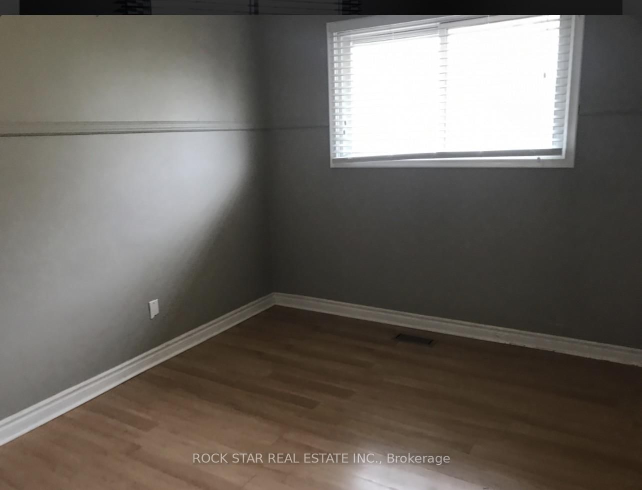 Detached House for sale at 25 Warkdale Drive, St. Catharines, Ontario, L2T 2V8 - Burleigh Hill - MLS: X12813178