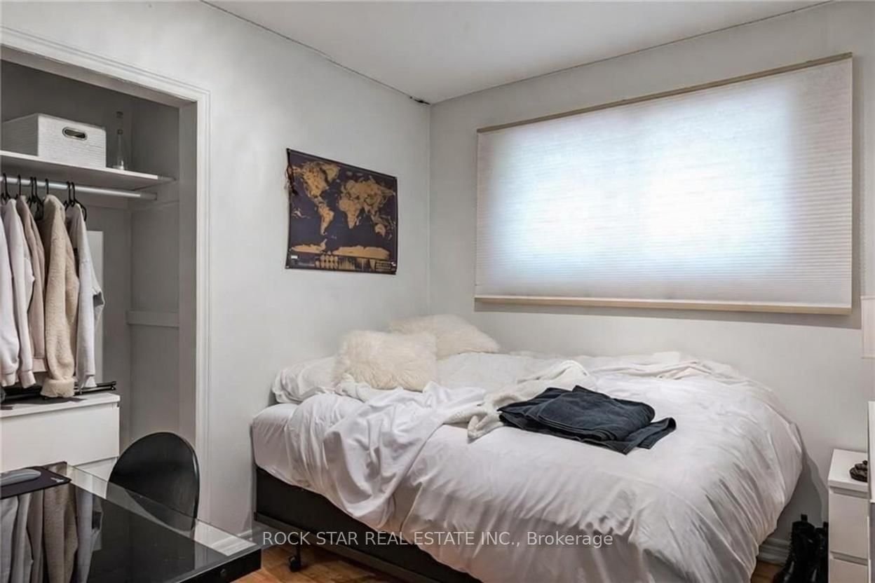 Detached House for sale at 25 Warkdale Drive, St. Catharines, Ontario, L2T 2V8 - Burleigh Hill - MLS: X12813178