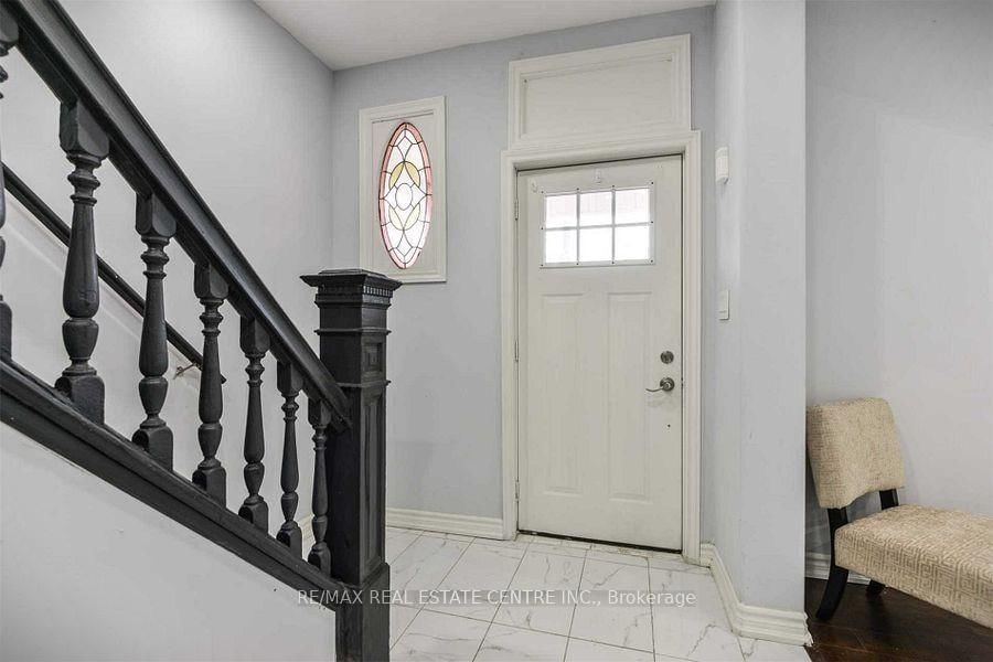 Detached House for sale at 439 Wentworth Street, Hamilton, Ontario, L8L 5W6 - Industrial Sector - MLS: X12813264