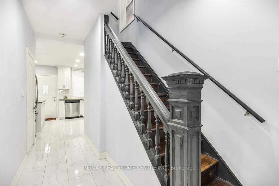 Detached House for sale at 439 Wentworth Street, Hamilton, Ontario, L8L 5W6 - Industrial Sector - MLS: X12813264