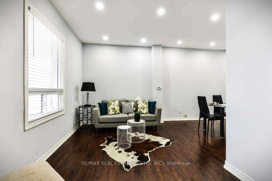 Detached House for sale at 439 Wentworth Street, Hamilton, Ontario, L8L 5W6 - Industrial Sector - MLS: X12813264