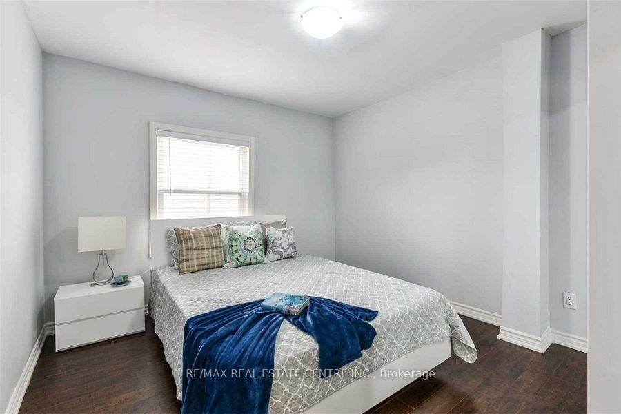 Detached House for sale at 439 Wentworth Street, Hamilton, Ontario, L8L 5W6 - Industrial Sector - MLS: X12813264