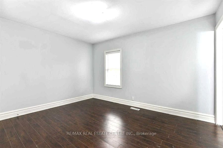 Detached House for sale at 439 Wentworth Street, Hamilton, Ontario, L8L 5W6 - Industrial Sector - MLS: X12813264