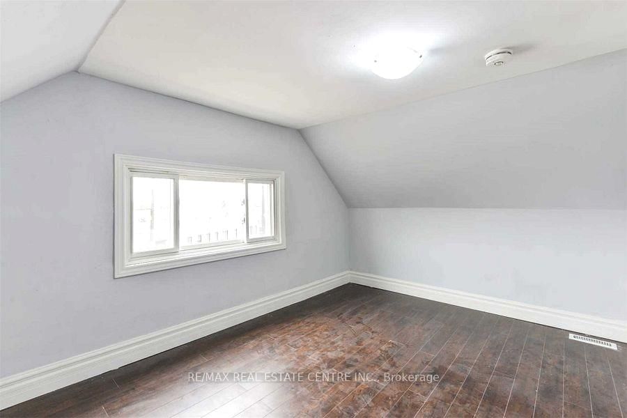 Detached House for sale at 439 Wentworth Street, Hamilton, Ontario, L8L 5W6 - Industrial Sector - MLS: X12813264