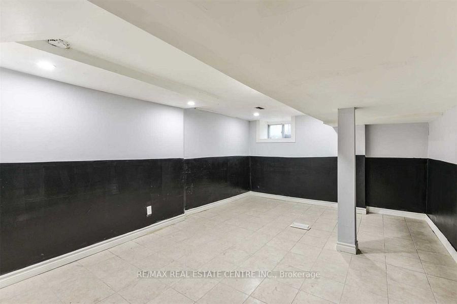 Detached House for sale at 439 Wentworth Street, Hamilton, Ontario, L8L 5W6 - Industrial Sector - MLS: X12813264