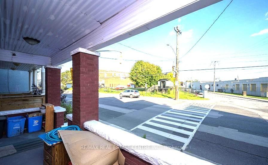 Detached House for sale at 439 Wentworth Street, Hamilton, Ontario, L8L 5W6 - Industrial Sector - MLS: X12813264