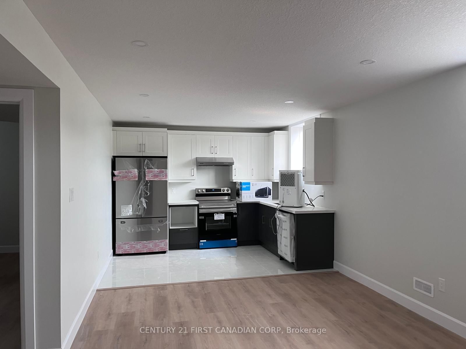 2269 Southport Crescent, Unit LOWER - Photo 2