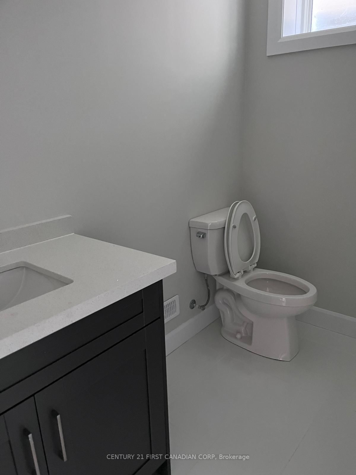 2269 Southport Crescent, Unit LOWER - Photo 4