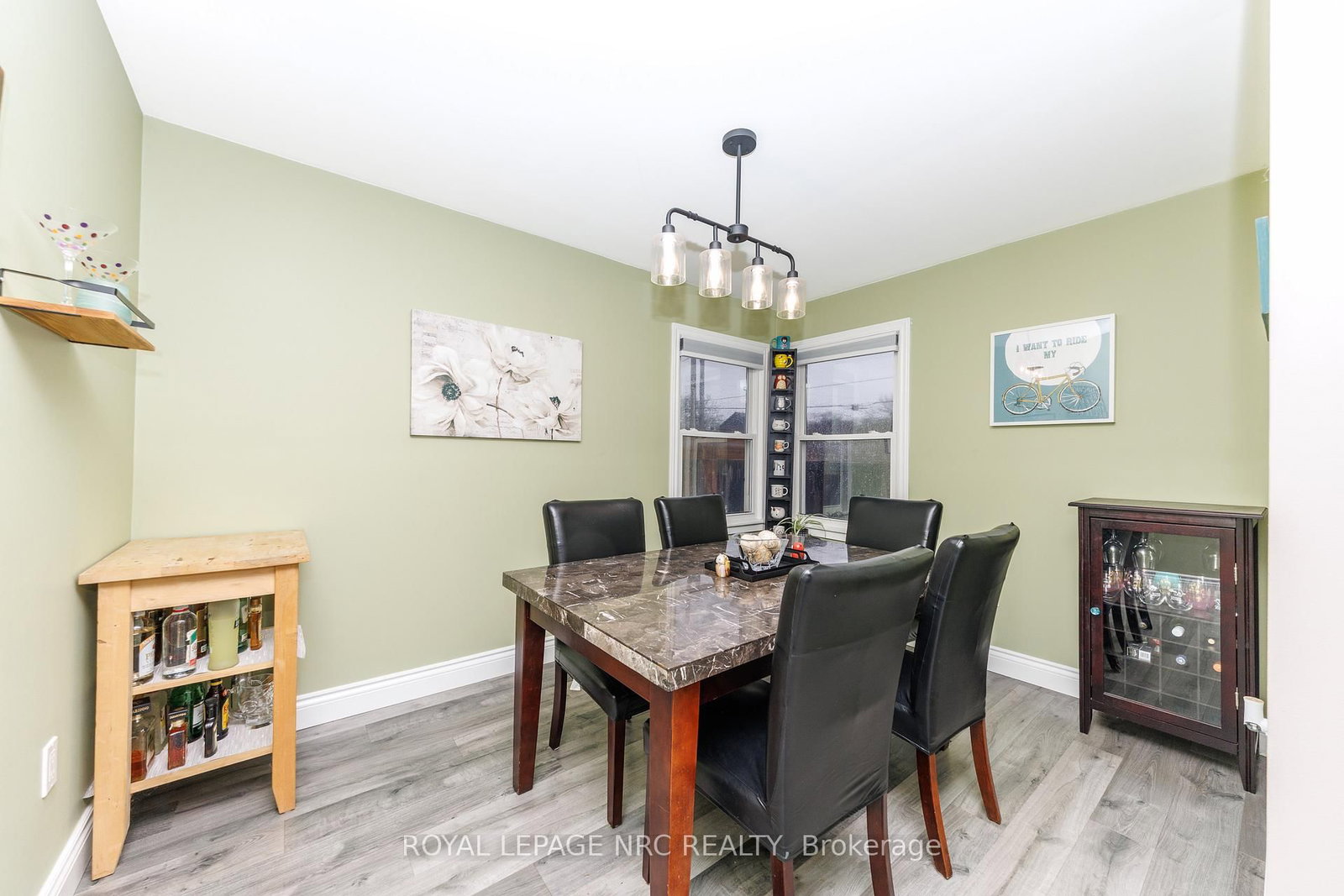 Detached House for sale at 40 Shakespeare Avenue, St. Catharines, Ontario, L2R 6M6 - Haig - MLS: X12813496