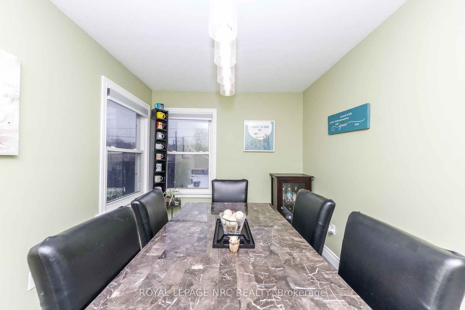 Detached House for sale at 40 Shakespeare Avenue, St. Catharines, Ontario, L2R 6M6 - Haig - MLS: X12813496