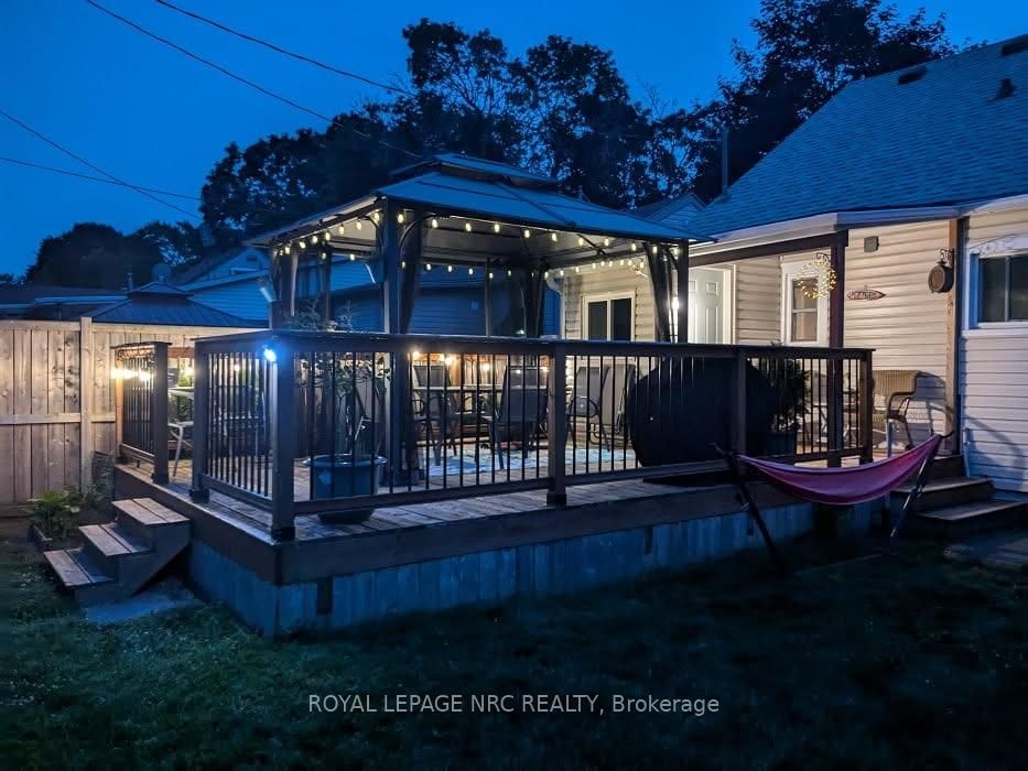 Detached House for sale at 40 Shakespeare Avenue, St. Catharines, Ontario, L2R 6M6 - Haig - MLS: X12813496