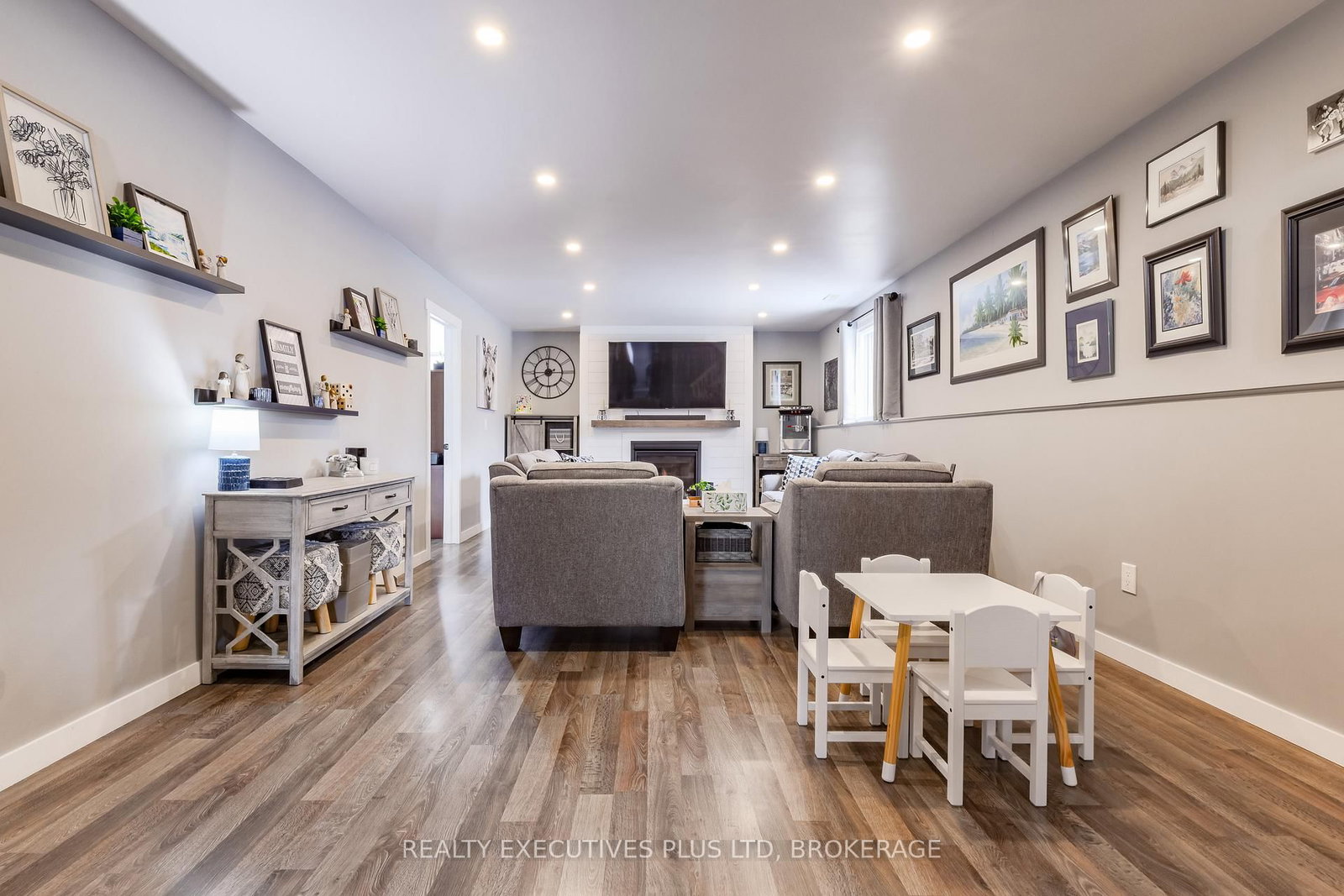 Detached House for sale at 363 Emerick Avenue, Fort Erie, Ontario, L2A 2W8 - Central - MLS: X12814248