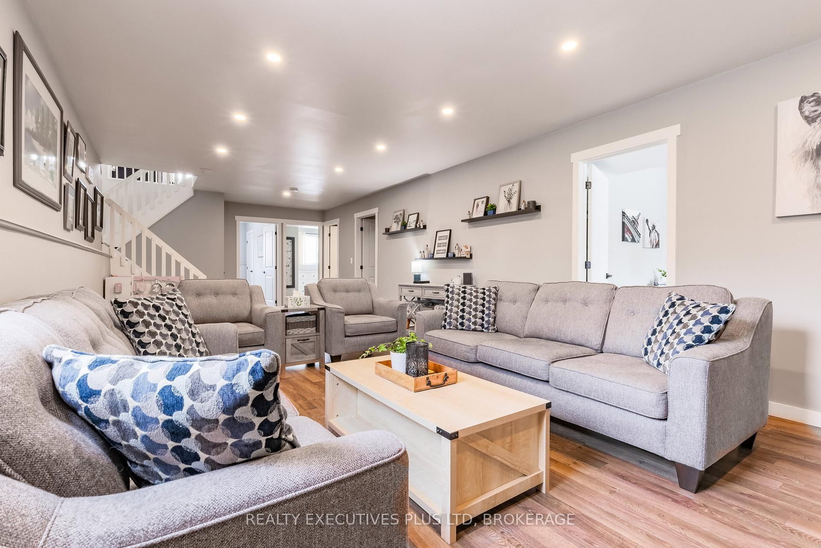 Detached House for sale at 363 Emerick Avenue, Fort Erie, Ontario, L2A 2W8 - Central - MLS: X12814248