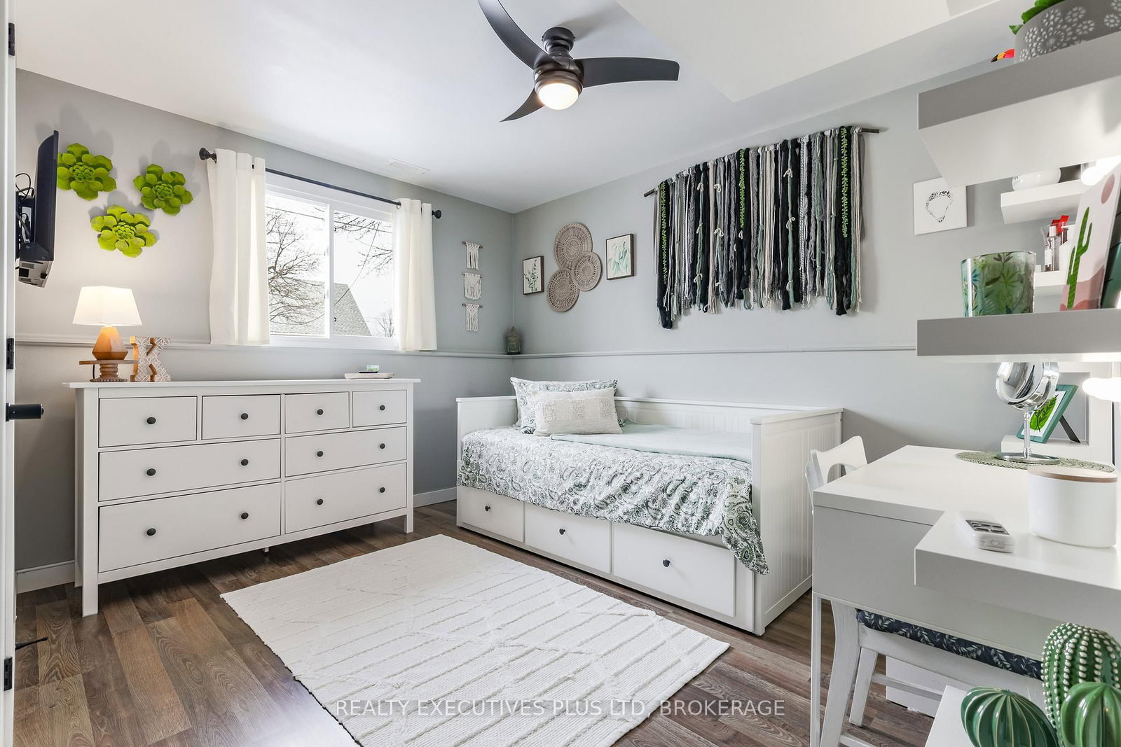 Detached House for sale at 363 Emerick Avenue, Fort Erie, Ontario, L2A 2W8 - Central - MLS: X12814248