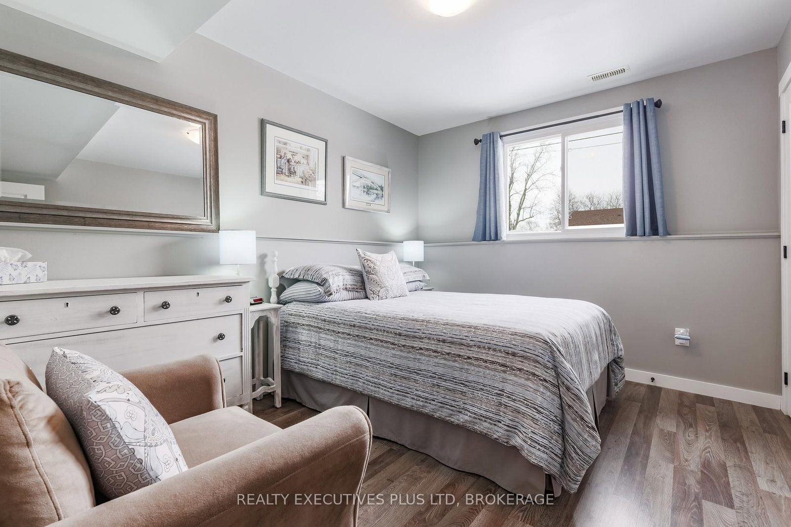 Detached House for sale at 363 Emerick Avenue, Fort Erie, Ontario, L2A 2W8 - Central - MLS: X12814248