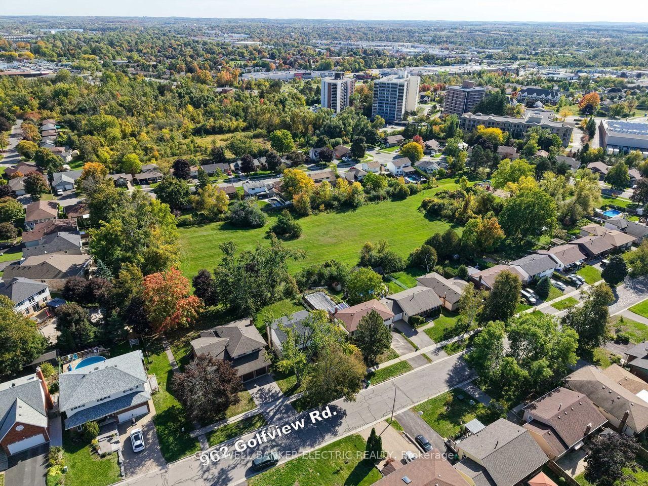 Detached House for sale at 962 Golfview Road, Peterborough, Ontario, K9J 7W4 - Otonabee Ward 1 - MLS: X12814460