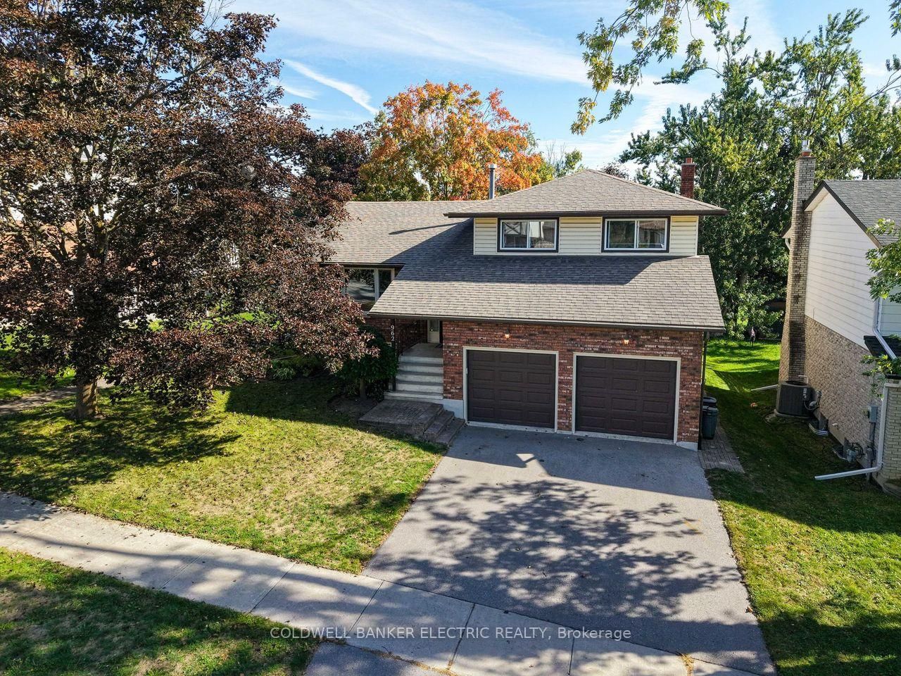 Detached House for sale at 962 Golfview Road, Peterborough, Ontario, K9J 7W4 - Otonabee Ward 1 - MLS: X12814460