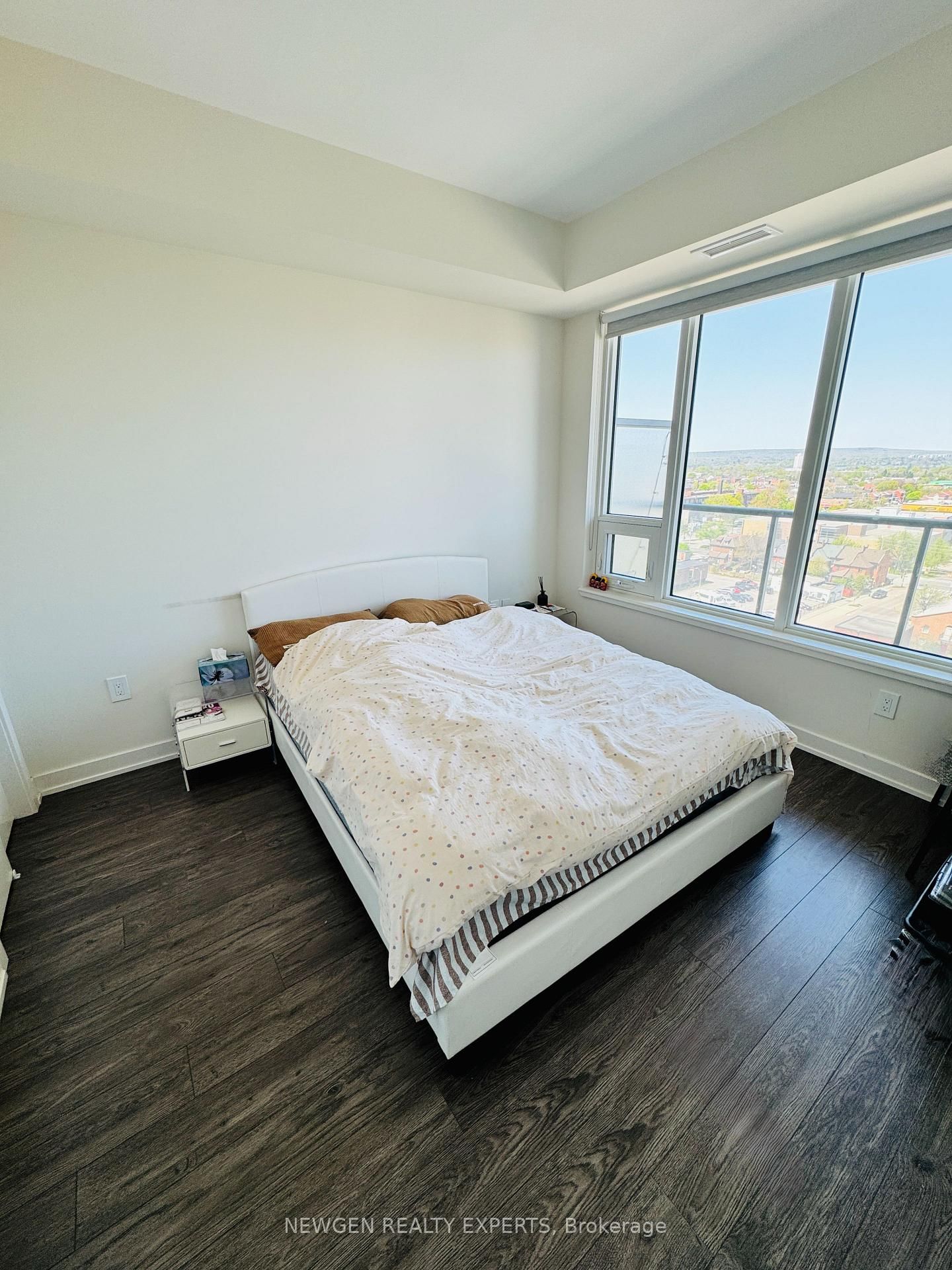 Condo for sale at 1220-212 King William Street, Hamilton, Ontario, L8R 0A7 - Beasley - MLS: X12814956