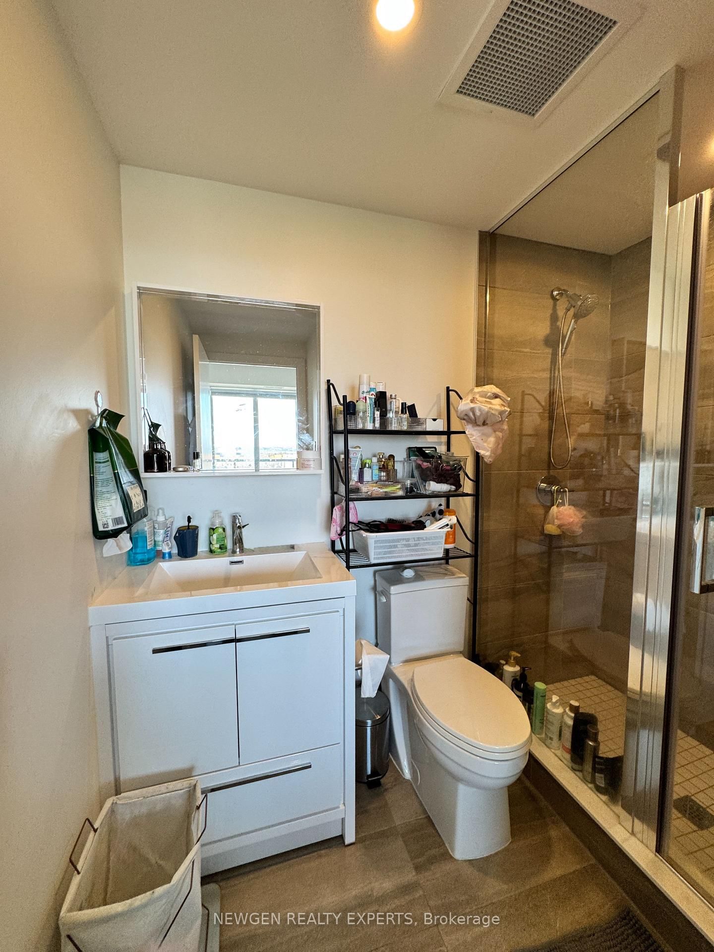 Condo for sale at 1220-212 King William Street, Hamilton, Ontario, L8R 0A7 - Beasley - MLS: X12814956