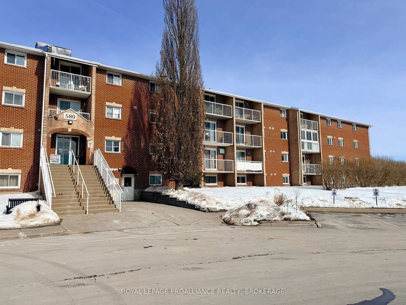 411 - 580 Armstrong Rd, Kingston, K7M 8M3 | Image 3