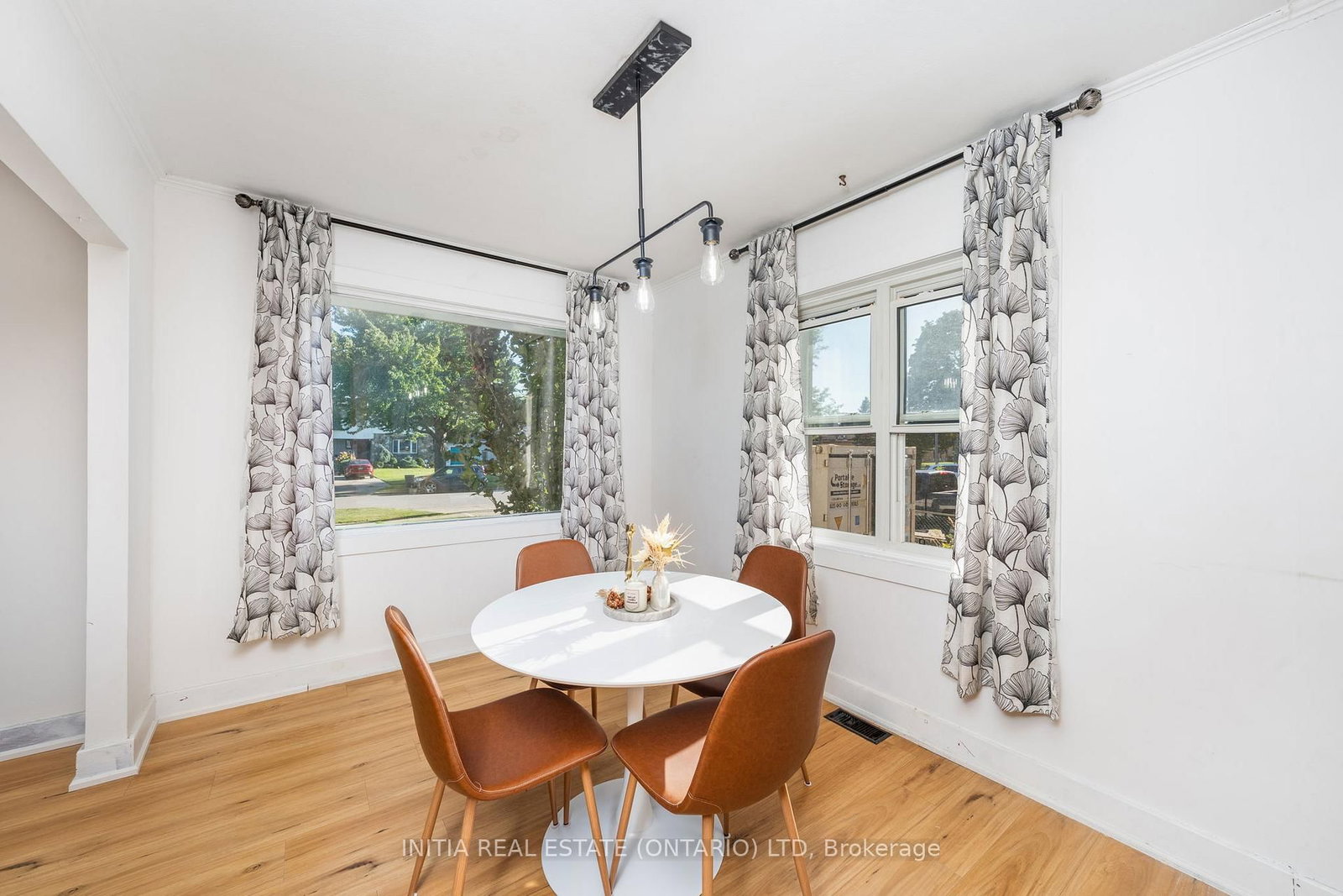 Listing Image 9