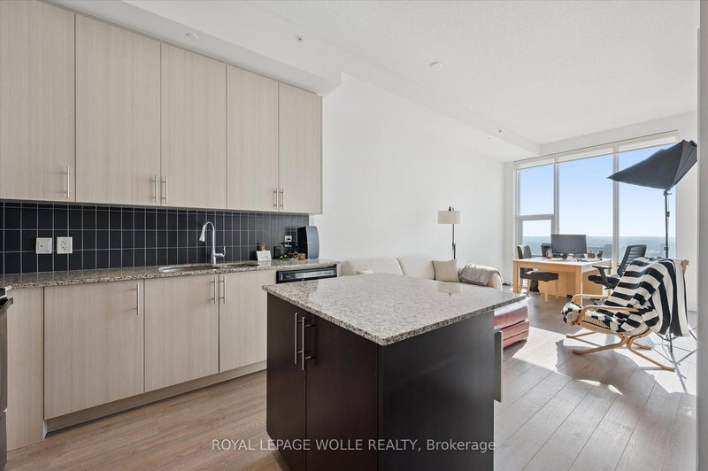 1707 - 85 Duke St W, Kitchener, N2H 0B7 | Image 2